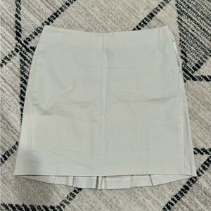 New without tags Victoria’s Secret skirt with pleats